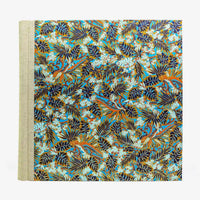 30x30cm-60Seiten-schwarz-Fotoalbum-cover-Chiyogami-Motiv-Monstera-blau-von-vorn