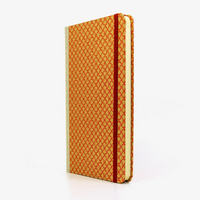 A5-dotted-small-chiyogami-cover-motiv-Ornament-gold-auf-rot-seitlich-vorn
