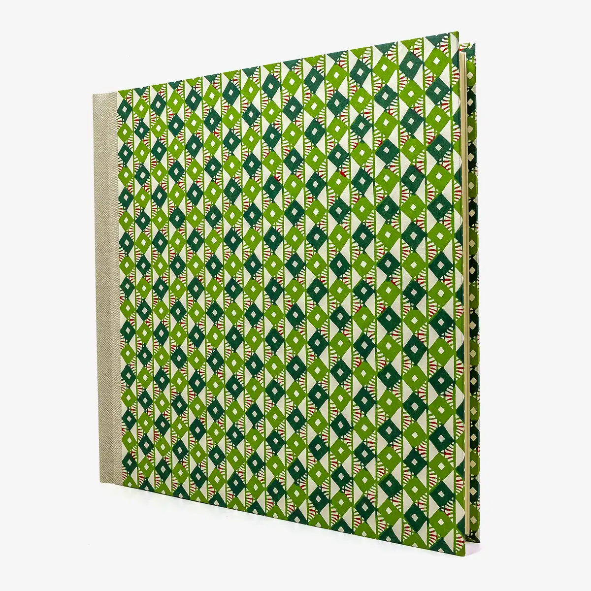 Blaupause-Fotoalbum-H30xB30cm-60-cremefarbene-Seiten-Motiv-Katazome-Shi-rautenmuster-Gruen-seitlich-von-vorn
