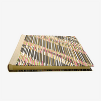 Blaupause-Fotoalbum-H30xB30cm-60-cremefarbene-Seiten-Motiv-Muster-mit-versetzten-Strichen-grau-liegend-von-vorn