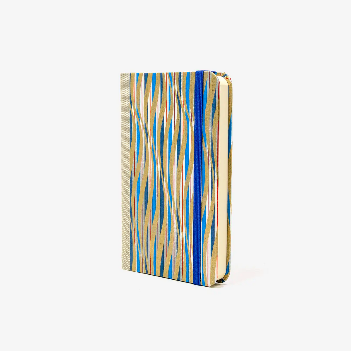Blaupause-Notizbuch-Format-9x14cm-192Seiten-mit-Chiyogami-bezogen-Motiv-Cover-blau-gold-rot-gewellte-Streifen-no2-Buch-seitlich-von-vorn