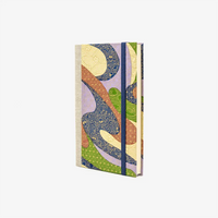 Blaupause-Skizzenbuch-A6-mit-chiyogamipapier-Einband-160Seiten-Motiv-FArbflaechen-mit-goldenem-Muster-Cover-seitlich-von-vorn