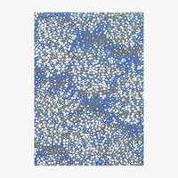 Chiyogami-Papier-floral-678C-Blueten-weiss-gold-blau-Ausschnitt-2