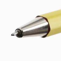 dAY-BP6-MD-Mustard-Ballpoint-pen-marks-1_-Produktansicht-Spitze-detailansicht