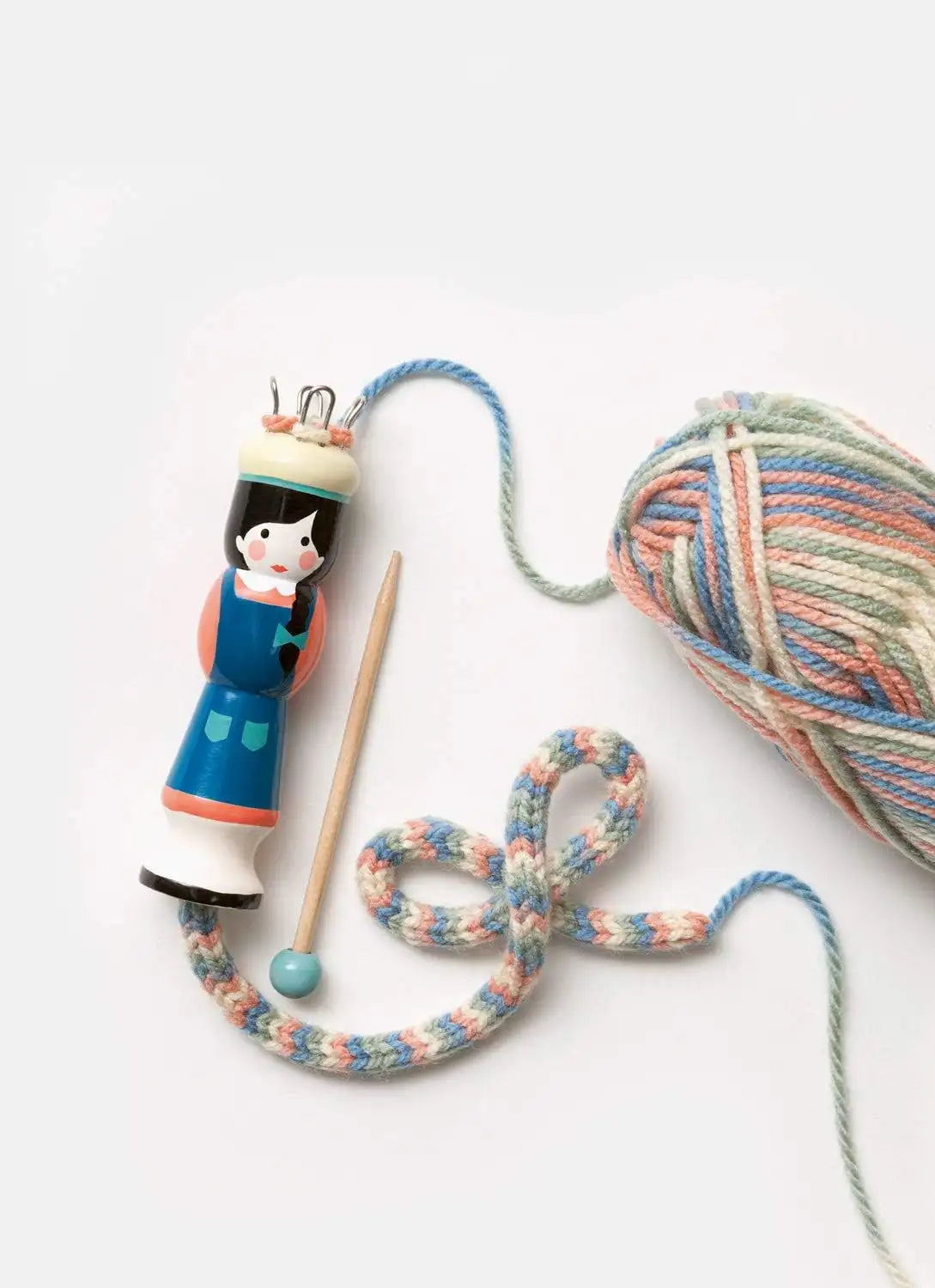 Folia_-_Strickliesel-_Set-_mit-_Wolle-_25g-Holz-_und_-Sticknadel-_PP-Produkt-Ambient