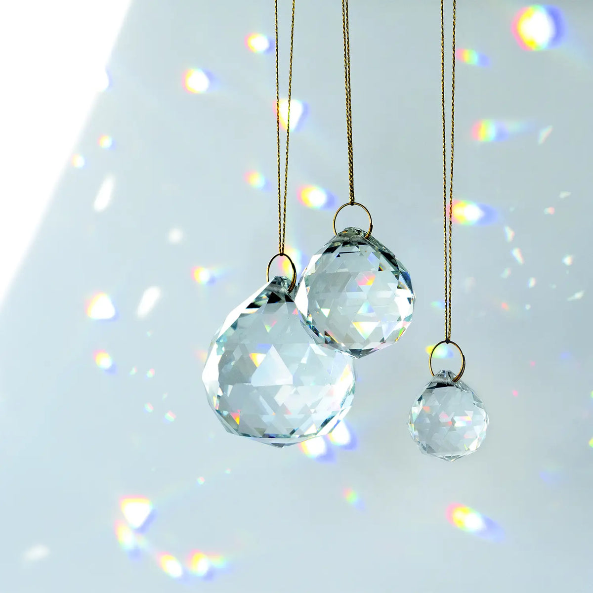 Folia | Sun Catcher | CRYSTAL Trio | 3 Kristalle | Ø 20|30 und 40 mm | 16m-Goldgarn