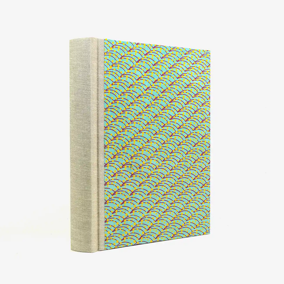 Fotoalbum-24x20cm-60Seiten-schwarzer-Fotokarton-Cover-Lokta-Motiv-Beeren-Tigergelb-seitlich-von-hinten