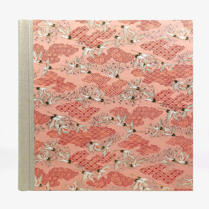 Fotoalbum-30x30cm-100Seiten-cover-chiyogamipapier-Motiv-Kraniche-aufrot-pink-von-vorn