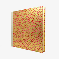 Fotoalbum-30x30cm-100Seiten-cover-chiyogamipapier-Motiv-rote-blumen-auf-gold-seitlich-von-vorn-2