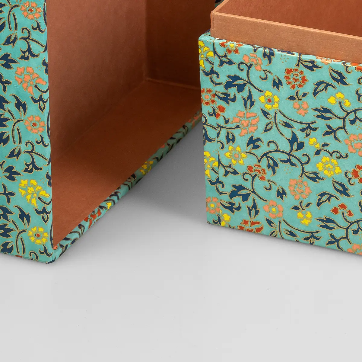 Fotobox / Chiyogami-Blumenranken auf Türkis