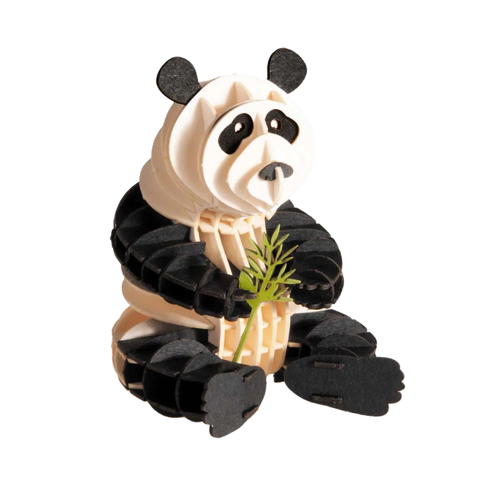 Fridolin_3d_Papiermodell_Panda_Spezialkarton-gelasert-aufgebaut-Produktansicht
