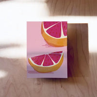 Jung-wie-alt-Postkarte-A6-300grm-Pink-Grapefruit-Produktansicht-2
