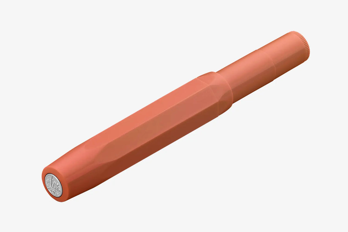 Kaweco_Skyline_FP_Fox-FP-geschlossen-seitliche-Ansicht-vonderFuellerkappe-aus