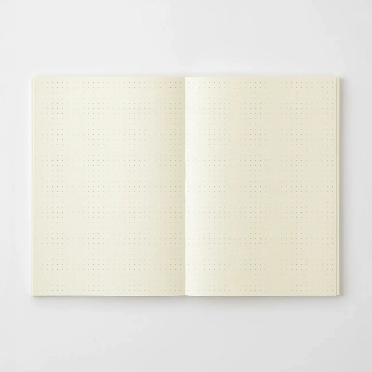 MD-Notebook-A5-dot-grid-minimalistisch-MD-Paper-Japan-Fadenheftung-176-seiten-Innenansicht-Dot-grid