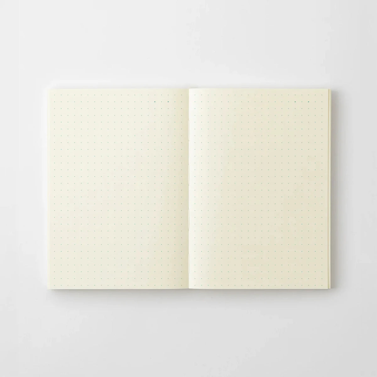 MD-Notebook-A6-dot-grid-minimalistisch-MD-Paper-Japan-Fadenheftung-176-seiten-Innenansicht-Dot-grid