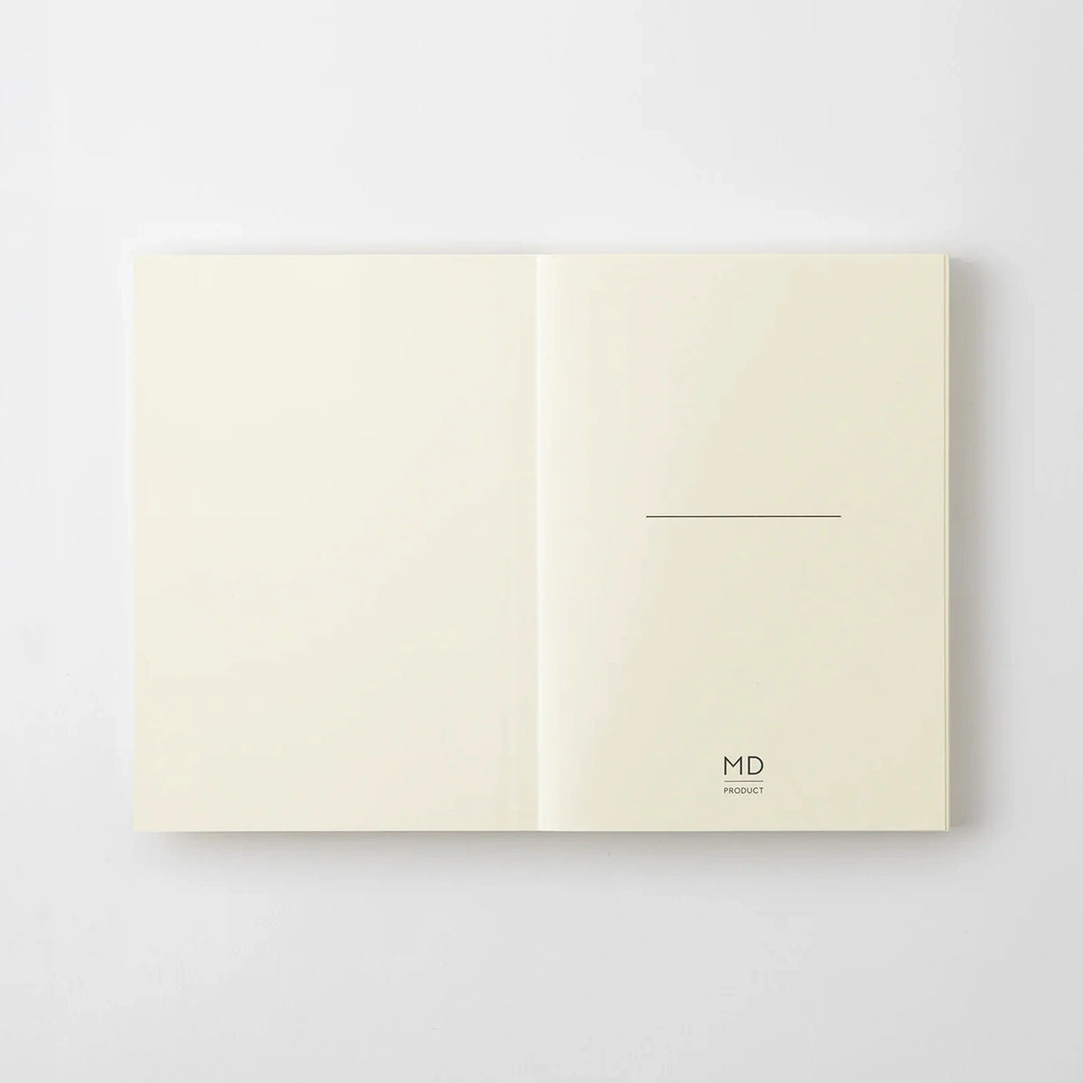 MD-Notebook-Notizbuch-A6-176-Seiten-blank-minimalistisch-Fadenheftung-MD-Paper-Aufgeschlagen-titelseite