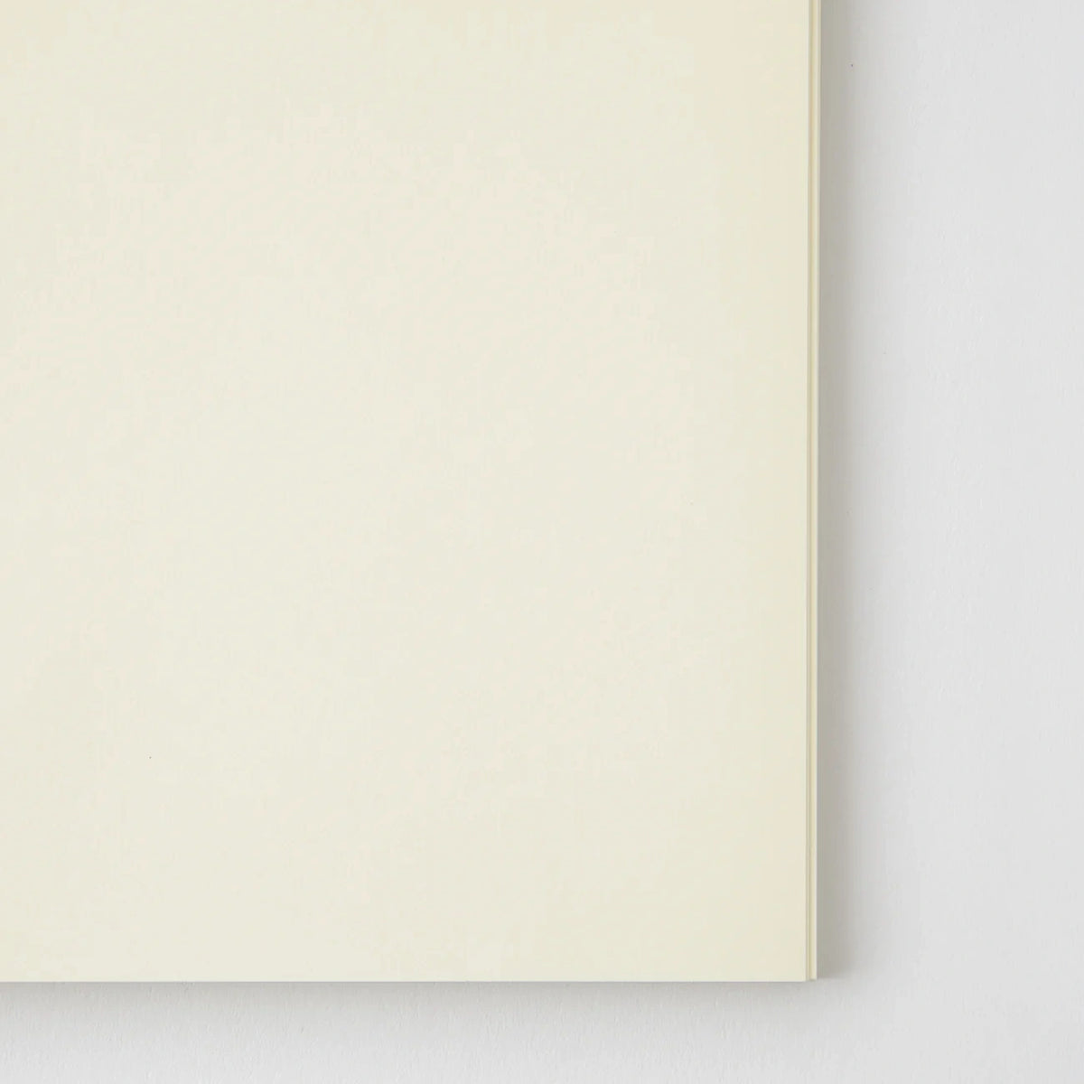 MD-Notebook-Notizbuch-A6-176-Seiten-blank-minimalistisch-Fadenheftung-MD-Paper-Zoomansicht-leereSeiten