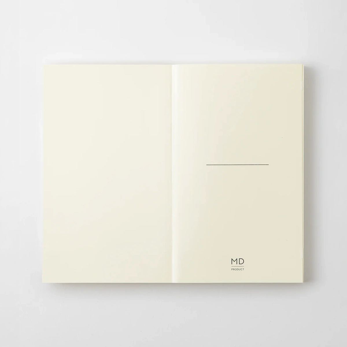 MD-Notebook-Notizbuch-B6-176-Seiten-blank-minimalistisch-Fadenheftung-MD-Paper-Aufgeschlagen-titelseite