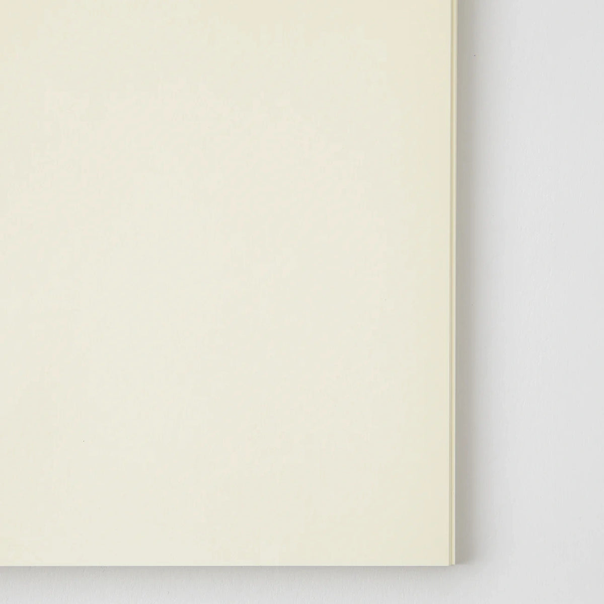 MD-Notebook-Notizbuch-B6-176-Seiten-blank-minimalistisch-Fadenheftung-MD-Paper-Zoomansicht-leereSeiten