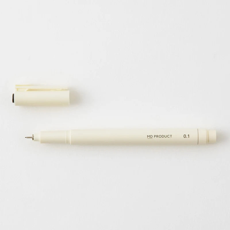 Midori-MD-Drawing-Pen-Fineliner-01mm-schwarz-wasserfest-Stift-geoeffnet-mit-KAppe