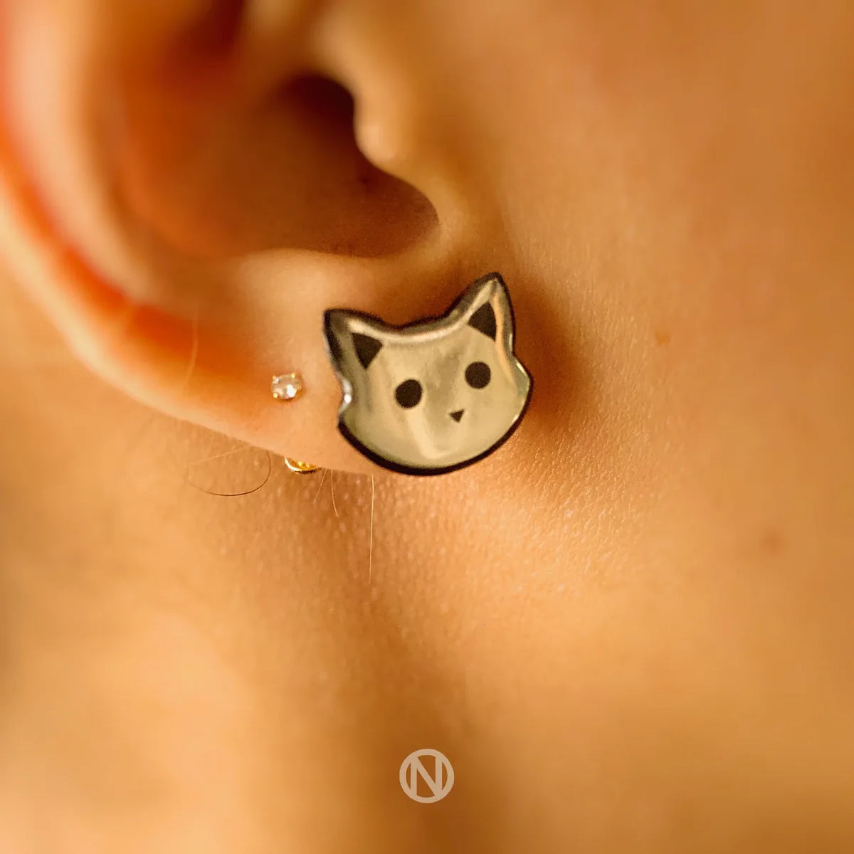 Ohrstecker mit Katzengesicht