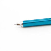 GS01-_Ball_-Point-_OHTO_-Stiftkoerber-Blue-Strichfarbe-schwarz-Detailansicht-Spitze