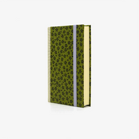Notizbuch-blanko-9x14cm-224seiten-cover-mit-Lackpapier-Motiv-SCHWARze-blumen-auf-gruen-seitlich-vorn