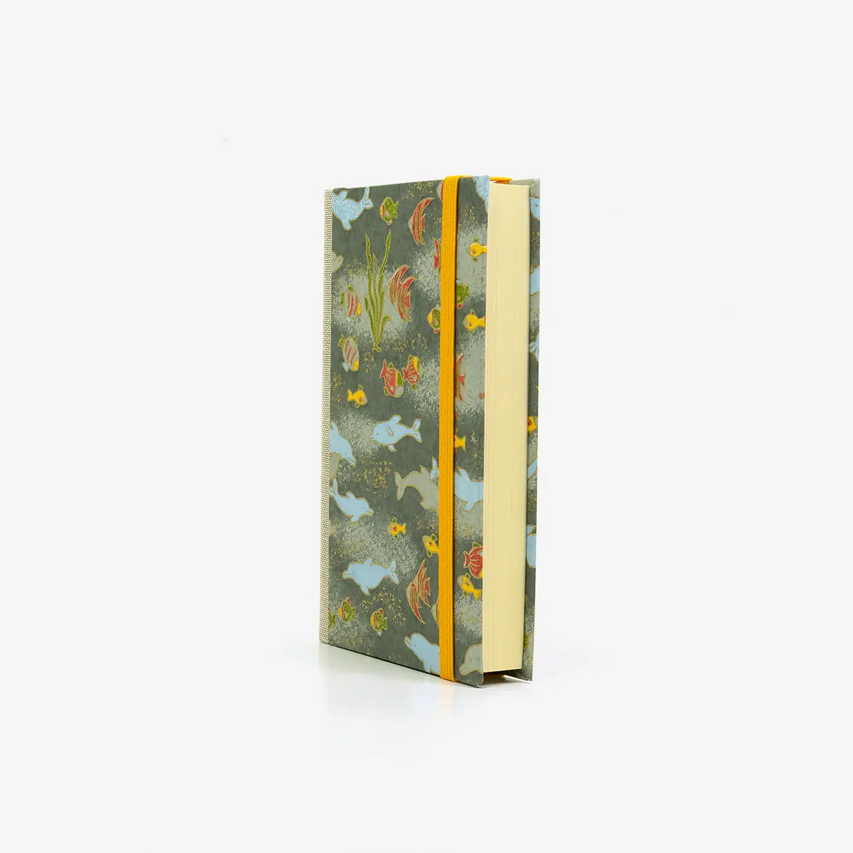 Notizbuch-blanko-9x14cm-224seiten-cover-mit-chiyogami-Motiv-Fische-grau-seitlich-vorn