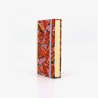 Notizbuch-blanko-9x14cm-224seiten-cover-mit-chiyogami-Motiv-Monstera-rot-seitlich-vorn