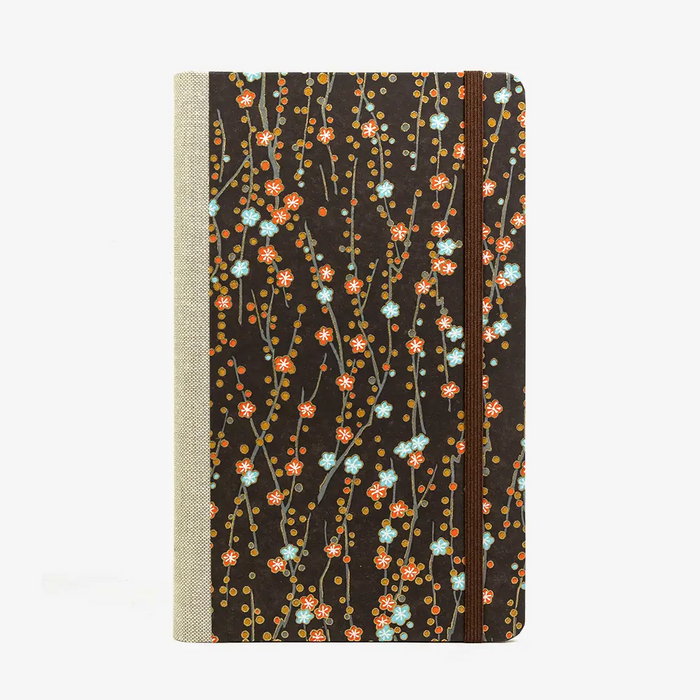 Notizbuch-liniert-13x21cm-Chiyogami-192-Seiten-Motiv-blumenranken-auf-braun-cover-von-Vorn