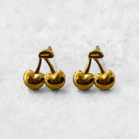 Ohrringe-Minimalistische-_Kirsch-_Ohrstecker_-Edelstahl_-14k_-vergoldet-_10mm-Produktansicht
