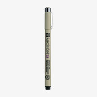 Sakura-Pigma-Micron-03-Fineliner-Schwarz-Stift-mit-Stiftekappe-Produktansicht