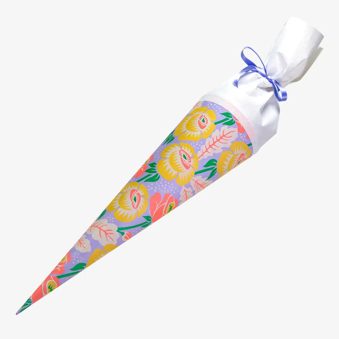Schultuete-50cm-blume_neon_-grauer-Hintergrund