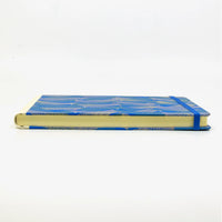 Skizzenbuch-A5-Quer-192seite-Cover-Chiyogami-Motiv-Saitenspiel-blau-liegend-vorn