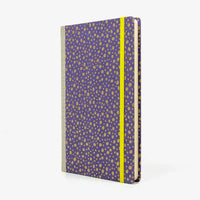 Skizzenbuch-A5-blanko-160-Seiten-Chiyogami-Papier-Motiv-golden-Dots-on-Purple-seitlich-von-vorn