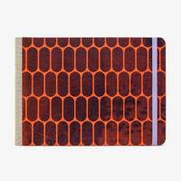 Skizzenbuch-A5-blanko-Querformat-mit-Leinen-bedruckt-bezogen-Motiv-Leinen-Orange-mti-Druck-von-vorn