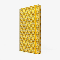Skizzenbuch-A5-mit-Goldschnitt-cover-bezogen-mit-chiyogami-Papier-160-Seiten-Motiv-bienenwaben-gold-seitlich-von-vorrn