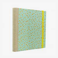 Skizzenbuch-Format-15x15cm-blanko-224seiten-cover-Chiyogami-Motiv-golden-polka-dots-tuerkis-seitlich-hinten