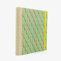 Skizzenbuch-Format-15x15cm-blanko-224seiten-cover-Lokta-Motiv-Bogen-Beeren-tigergelb-seitlich-hinten