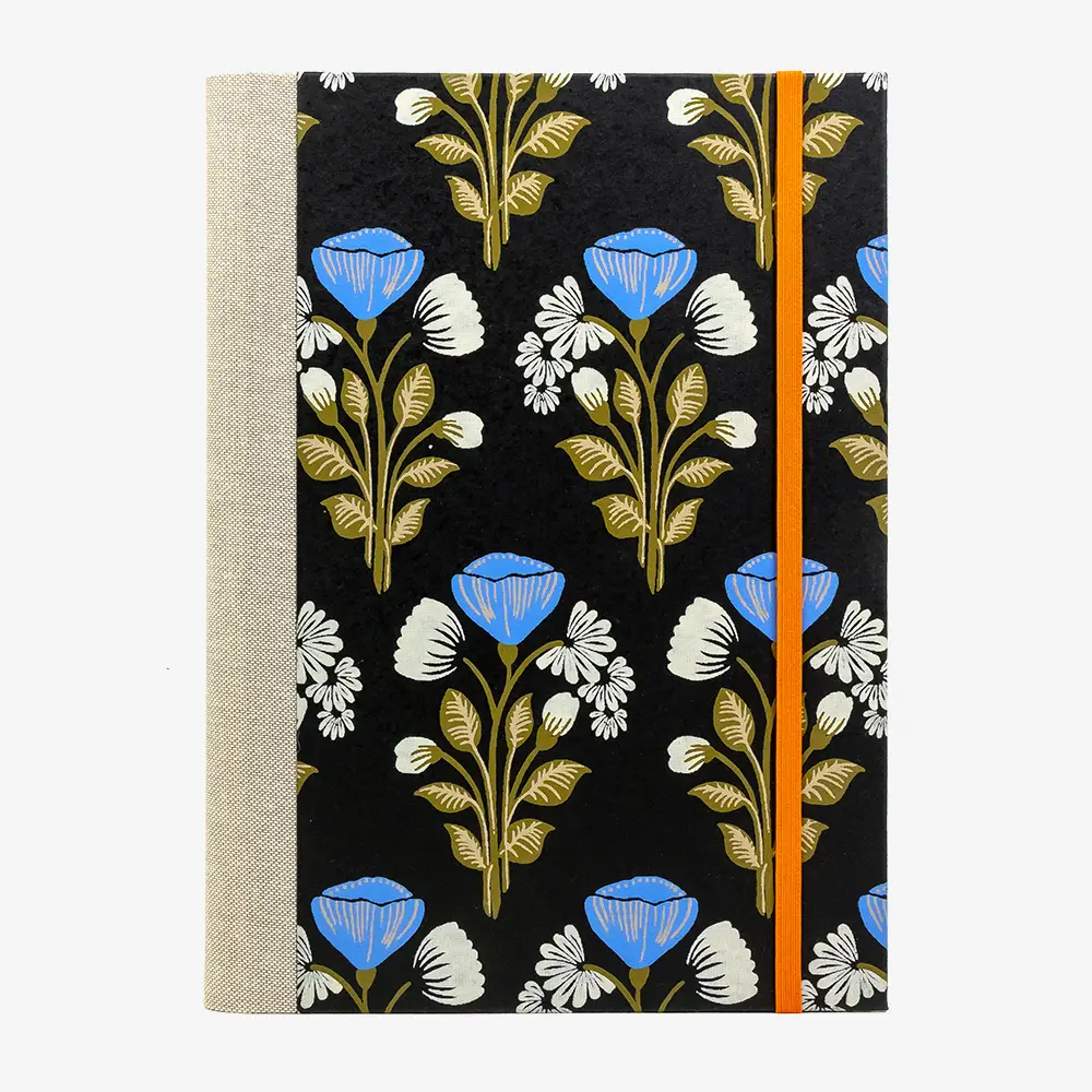 Skizzenbuch-leer-17x24cm-192seiten-cover-mit-Baumwollpapier-Motiv-Blumenmuster-auf-Schwarz