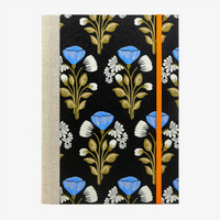 Notizbuch - 17x24 - liniert- 160 Seiten-Baumwoll -Papier- Design: -Blumenmuster- auf- Schwarz-cover-von-vorn