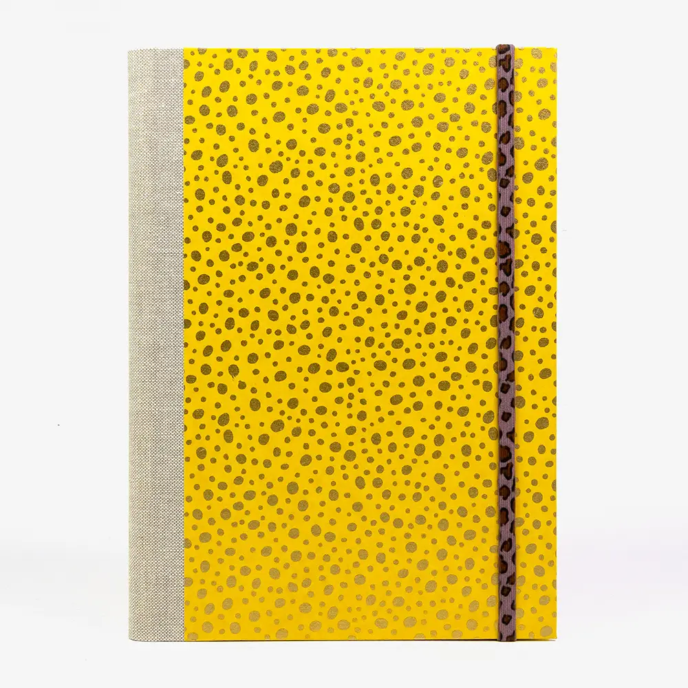 Notizbuch-17x24-liniert-160 Seiten-Chiyogami -Papier-Design:- Polka -Dots -Gold -auf- Gelb-Cover-von-vorn