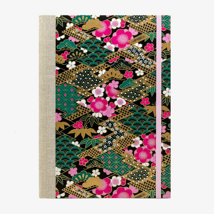 Skizzenbuch-leer-17x24cm-192seiten-cover-mit-Chiyogami-Papier-Motiv-gruene-Rauten-mit-PAttern-gefuellt