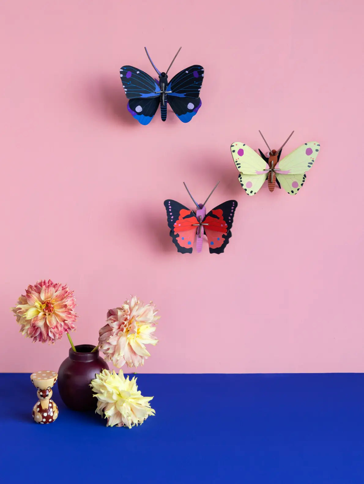 Studio-Roof-Blue-Diadem-Butterfly-3D-Schmetterling-Aufgebaut-aus-Karton-Produktansicht-im-Beispielfoto-1