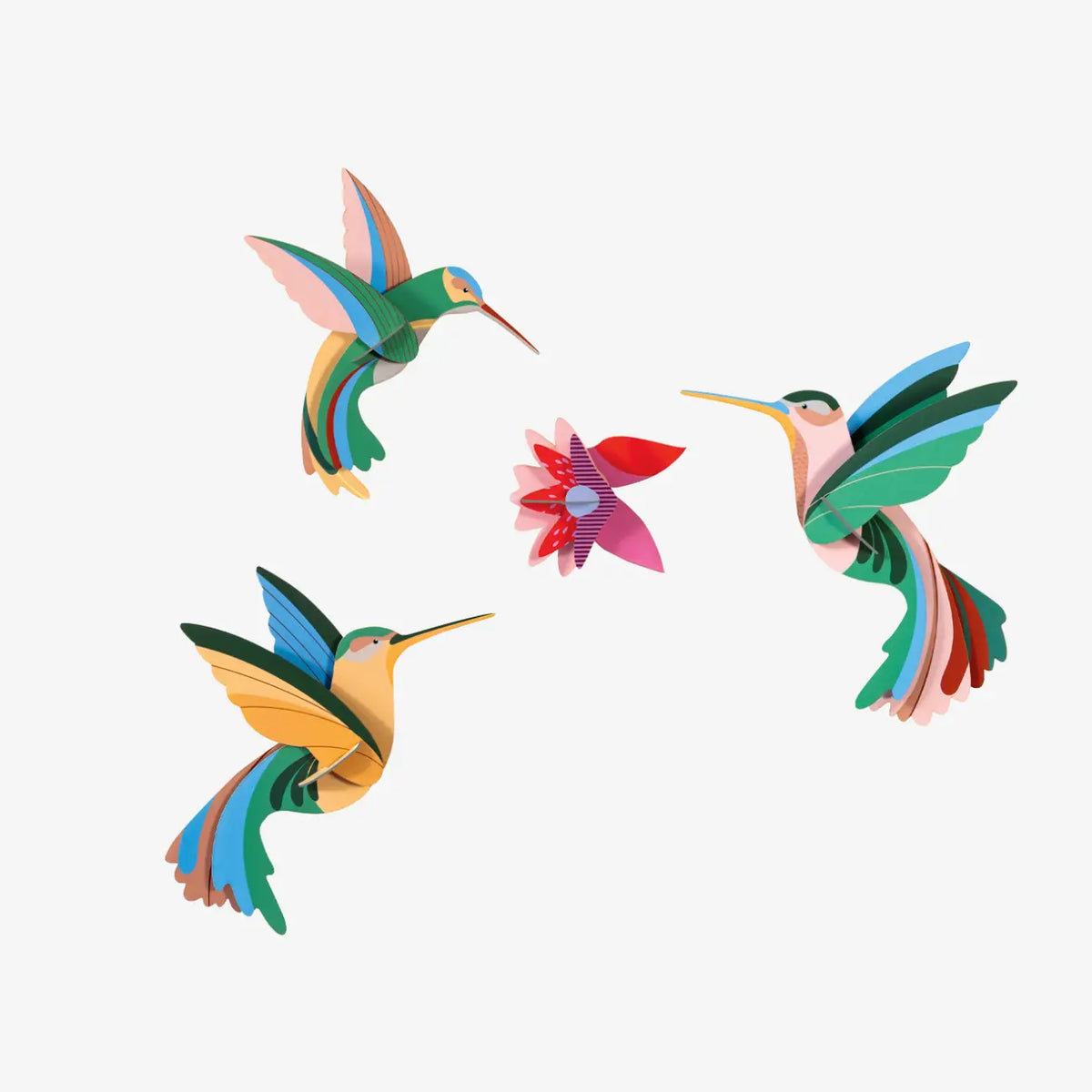 Studio-roof-Voegel-3D_-Voegel-Dance-_of-_Hummingbirds-Wanddeko-aus-recy-Karton-aufgebaut-Produktansicht-1