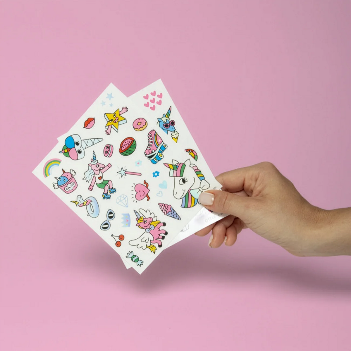 Temporaere-Tattoos-Lily-50-Tattoos-glittzern-neon-Produkt
