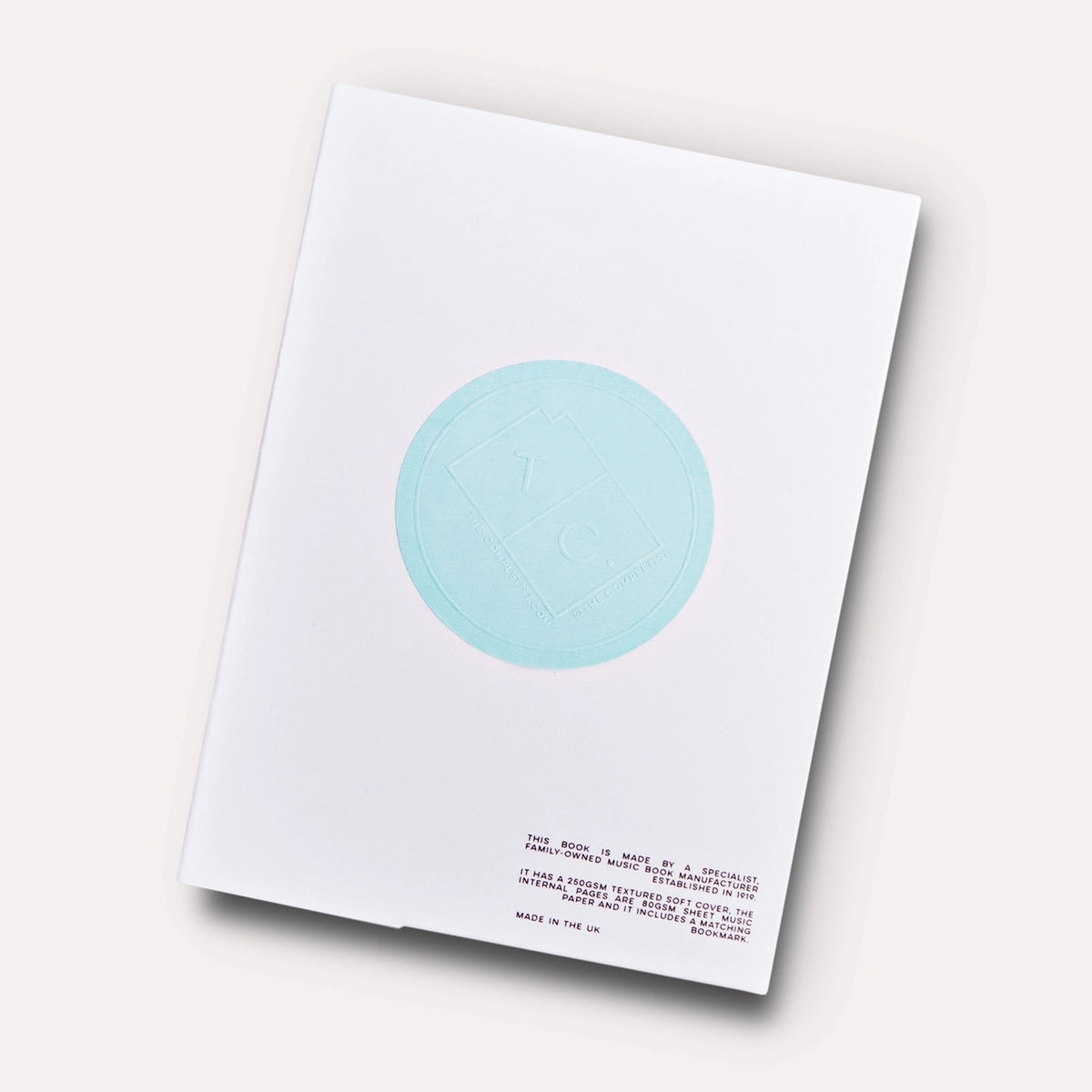 Undatierter-Wochenplaner-Celine-Softcover-A5-144Seiten-Buch-in-Schutzhuelle-geschlossen-Produktansicht