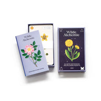 Wilde-Alchemie-KArtenspiel-Laurence-King-verlag-Produktansicht-Box-cover-offen-+inhalt