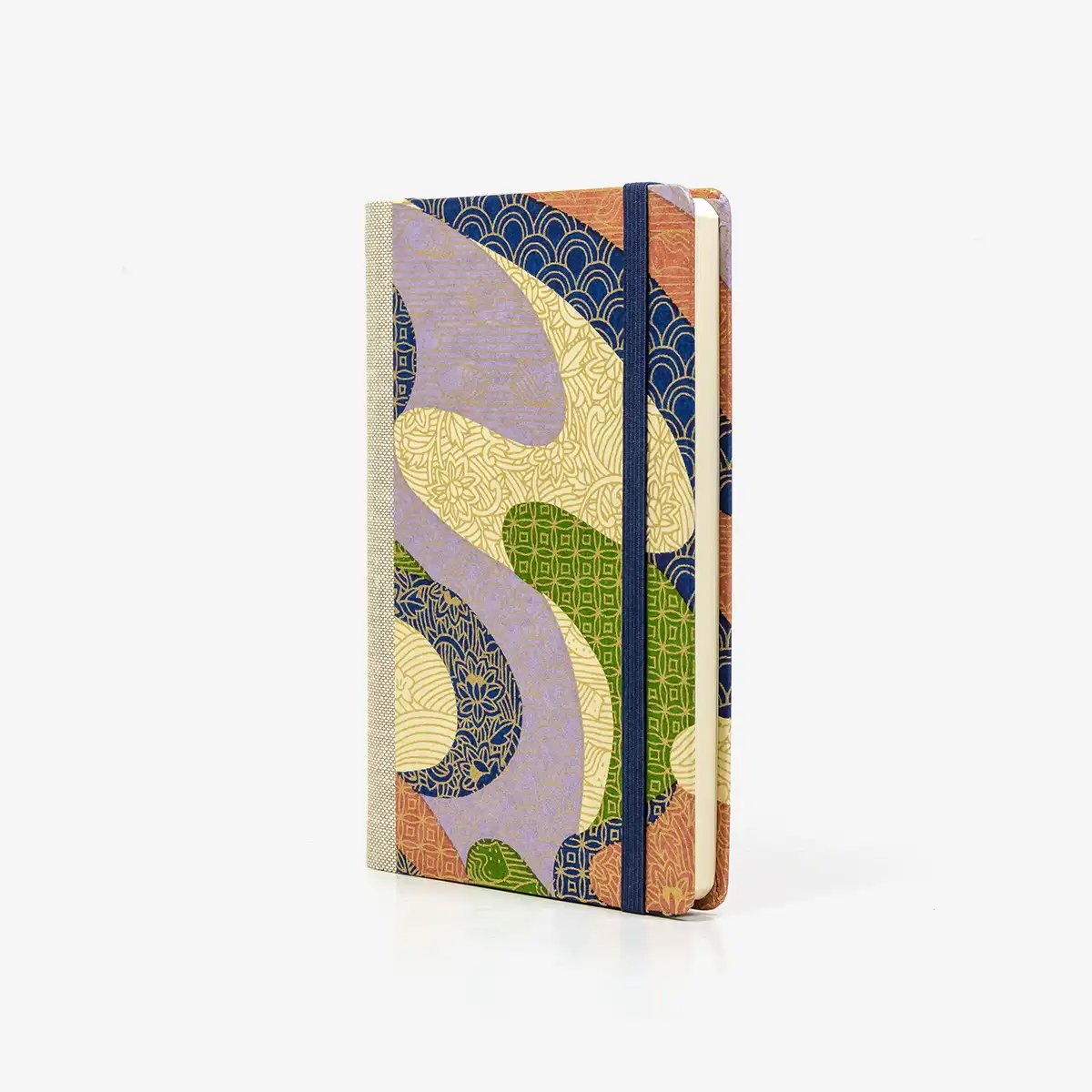 Wochenplaner-A6-design-Chiyogami-Papier-Farbflaechen-mit-goldenen-Ornament-seitlich-von-vorn