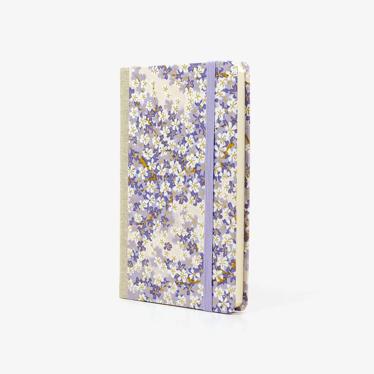 Wochenplaner-A6-design-Chiyogami-Papier-Motiv-Bluettenmeer-flieder-seitlich-von-vorn